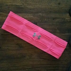 NWOT UNDER ARMOUR HEADBAND